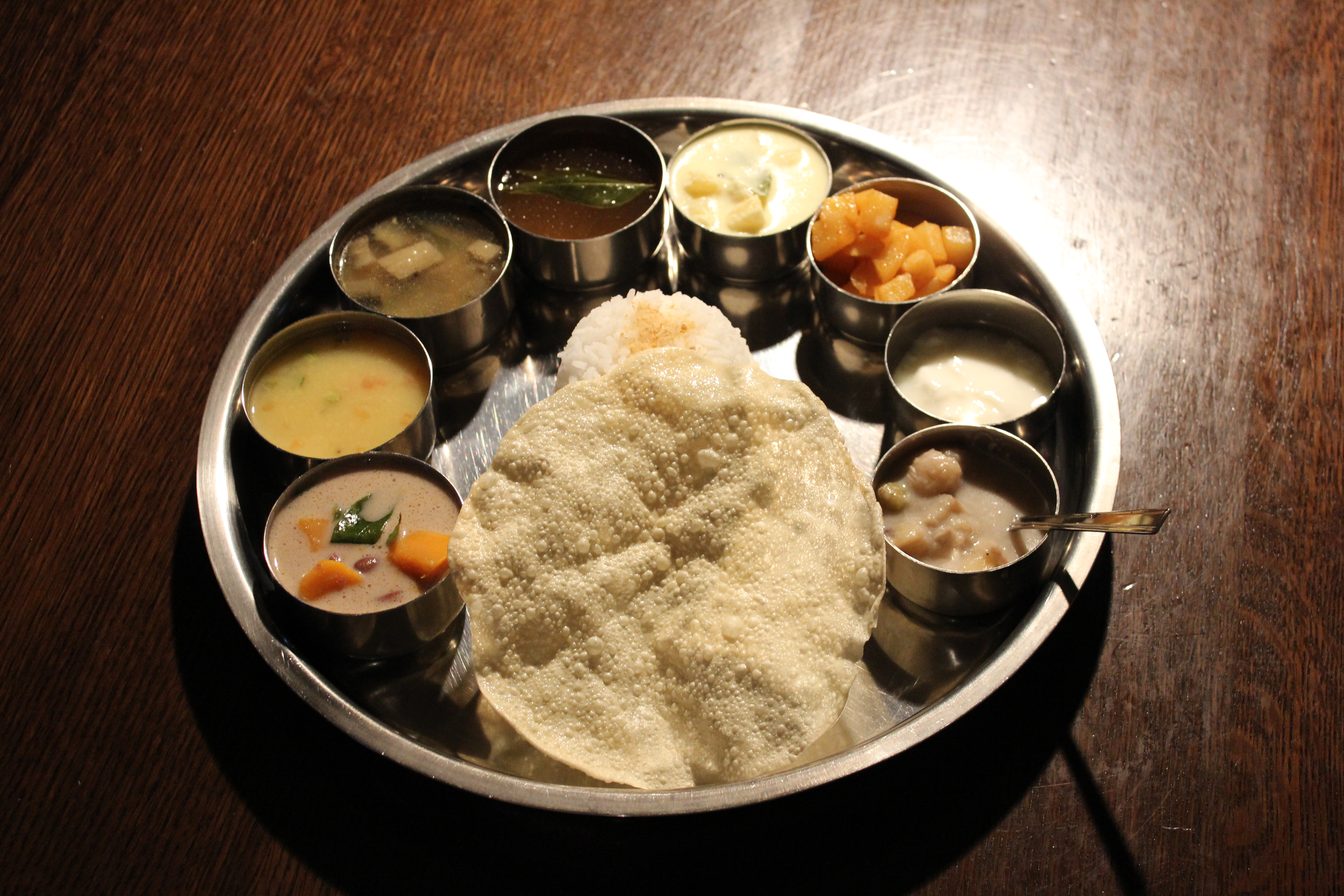 南インドの「ミールス」とはどんな食べ物か
