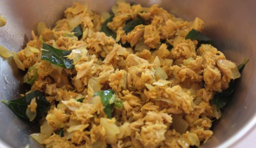 魚のそぼろ in インド 「ツナのプットゥ」のレシピ